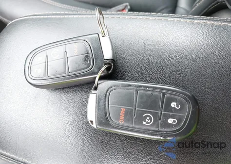 2015 Jeep Cherokee Limited из США, поврежденный, VIN 1C4PJMDS7FW600602